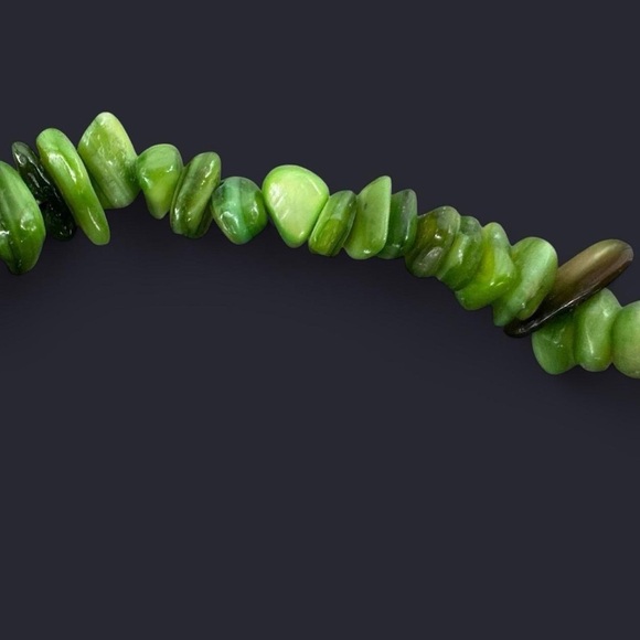 Green Shell Bead Bracelet - Picture 5 of 5